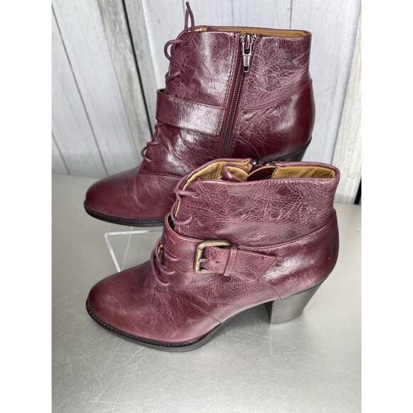 Sofft Med Burgundy and Buckle Leather Ankle Block Boot Heel Women's Size 7.5 - Picture 3 of 6